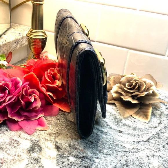 💥SALE💥 Great vintage Michael Kors dark blue croc embossed clutch. A0901 - Picture 7 of 11